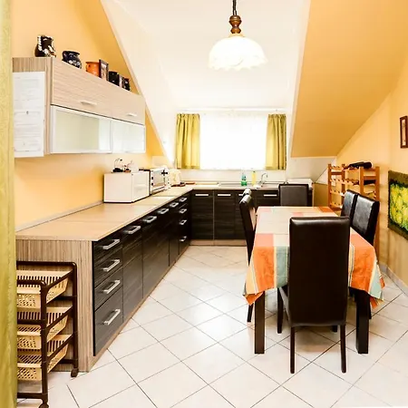 Pajdos Vendeghaz Apartment *